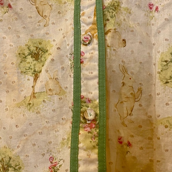 Adorable, printed blouse from Anthropologie size 6 - Picture 4 of 7